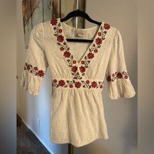 Forever Twenty one S/P cream Red Print Top CUTE!!